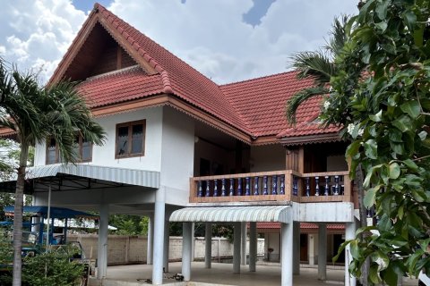 Maison à Uttaradit, Thaïlande 5 chambres № 148961 - photo 2
