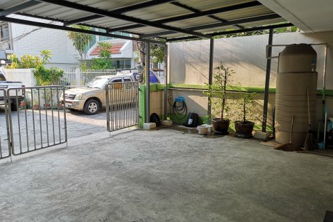 Townhouse in Khlong Toei, Bangkok, Thailand 3 bedrooms № 148958 - photo 11