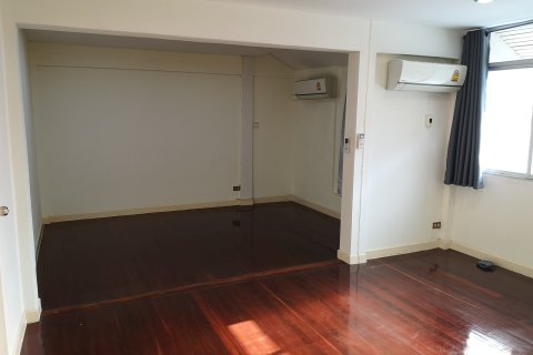Townhouse in Khlong Toei, Bangkok, Thailand 3 bedrooms № 148958 - photo 6