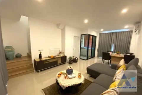 Haus in Bang Kapi, Bangkok, Thailand 3 Schlafzimmer № 219761 - Foto 2