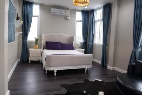 Haus in Bang Na, Bangkok, Thailand 4 Schlafzimmer № 214877 - Foto 14