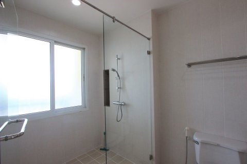 Condo in Pattaya, Thailand, 2 bedrooms  № 142409 - photo 12
