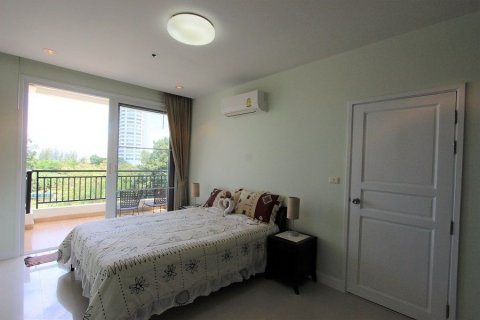 Condo in Pattaya, Thailand, 2 bedrooms  № 142409 - photo 9