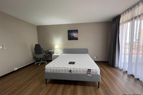 Townhouse in Bangkok, Thailand 4 bedrooms № 189560 - photo 3