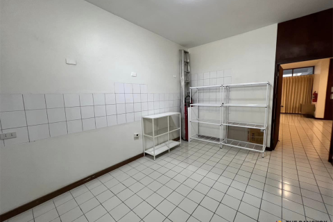Townhouse in Bangkok, Thailand 4 bedrooms № 189560 - photo 6