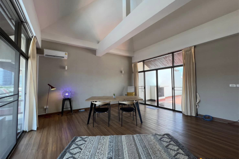 Townhouse in Bangkok, Thailand 4 bedrooms № 189559