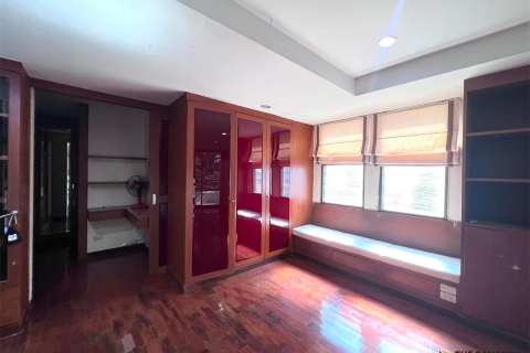 Townhouse in Bangkok, Thailand 4 bedrooms № 189554