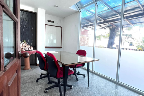 Townhouse in Bangkok, Thailand 4 bedrooms № 189555 - photo 9