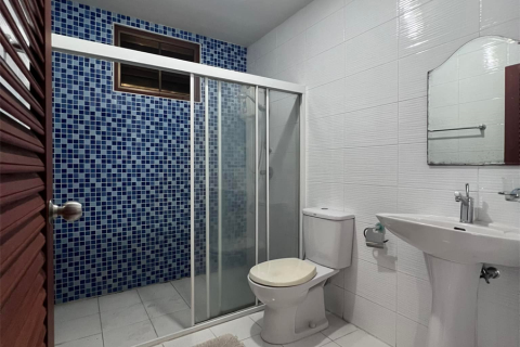 Townhouse in Bangkok, Thailand 4 bedrooms № 189555 - photo 7