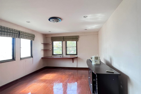 Townhouse in Bangkok, Thailand 4 bedrooms № 189555 - photo 8