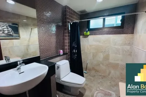 Casa de 3 dormitorios en Pattaya, Tailandia № 210796 - foto 8