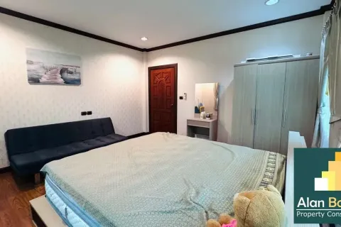 Casa de 3 dormitorios en Pattaya, Tailandia № 210796 - foto 25