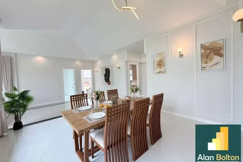 Casa de 4 dormitorios en Pattaya, Tailandia № 210797 - foto 7
