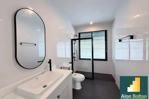 Casa de 4 dormitorios en Pattaya, Tailandia № 210797 - foto 17