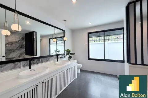 Casa de 4 dormitorios en Pattaya, Tailandia № 210797 - foto 14