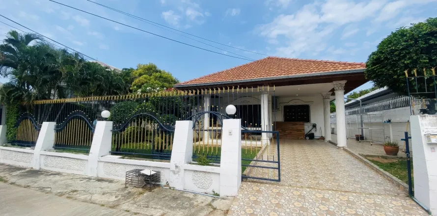 House in Pattaya, Thailand 3 bedrooms № 155639