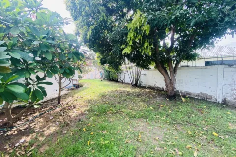 House in Pattaya, Thailand 3 bedrooms № 155639 - photo 24