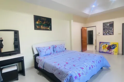 House in Pattaya, Thailand 3 bedrooms № 155639 - photo 17