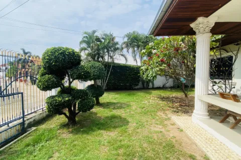 House in Pattaya, Thailand 3 bedrooms № 155639 - photo 3