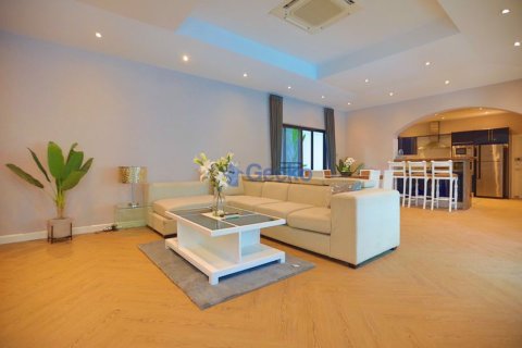 House in Pattaya, Thailand 2 bedrooms № 196943 - photo 3