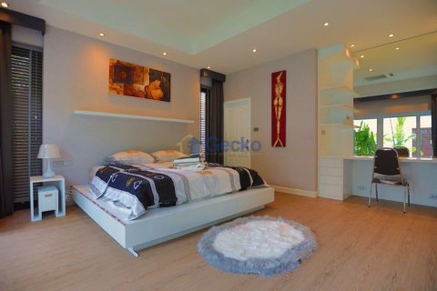 House in Pattaya, Thailand 2 bedrooms № 196943 - photo 11