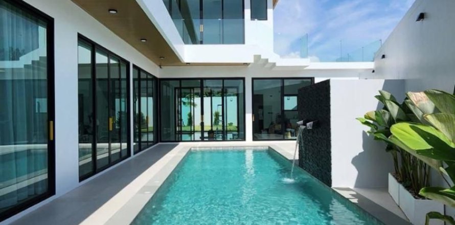 Villa in Phuket, Thailand 4 bedrooms № 155022