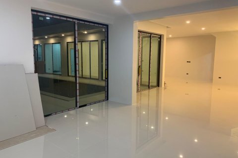 Villa in Phuket, Thailand 4 bedrooms № 155022 - photo 13