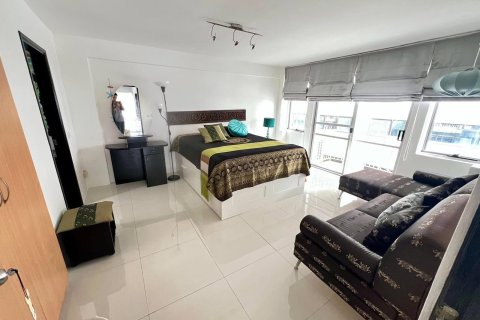 Кондоминиум с 2 спальнями в Ваттхане, Бангкок, Таиланд № 155025 - фото 6