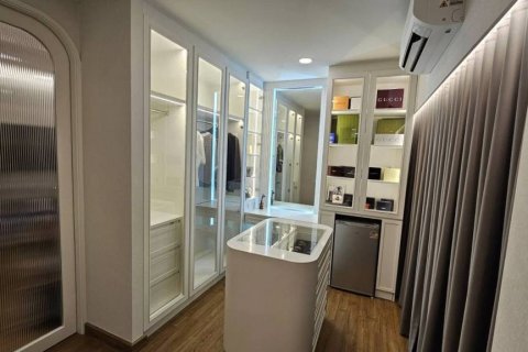 Дом в Бангкоке, Таиланд с 4 спальнями  № 153812 - фото 9