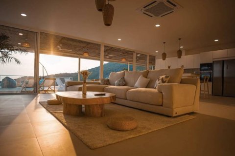 Villa in Surat Thani, Thailand 4 bedrooms № 153813 - photo 8