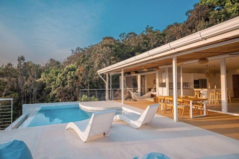 Villa in Surat Thani, Thailand 4 bedrooms № 153813 - photo 4