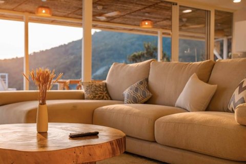 Villa in Surat Thani, Thailand 4 bedrooms № 153813 - photo 7