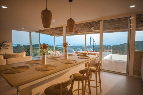 Villa in Surat Thani, Thailand 4 bedrooms № 153813 - photo 9