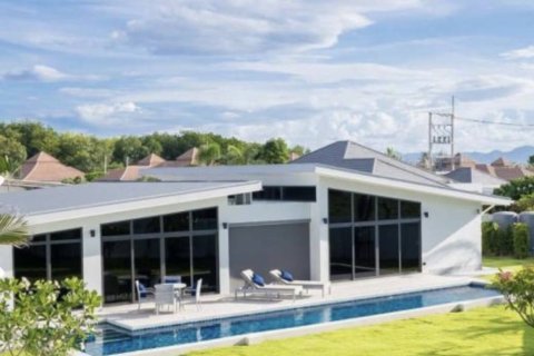 Villa in Hua Hin, Thailand 3 bedrooms № 153816 - photo 1