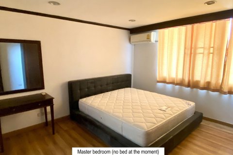 Condo in Watthana, Bangkok, Thailand, 3 bedrooms  № 161130 - photo 6