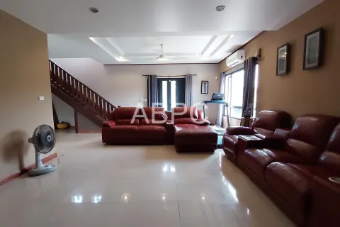 Casa de 5 dormitorios en Pattaya, Tailandia № 211984 - foto 4