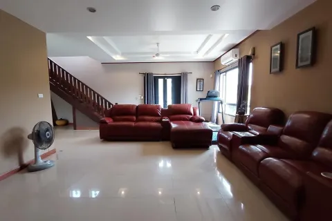 Casa de 5 dormitorios en Pattaya, Tailandia № 211984 - foto 9