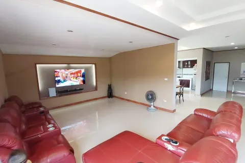 Casa de 5 dormitorios en Pattaya, Tailandia № 211984 - foto 10