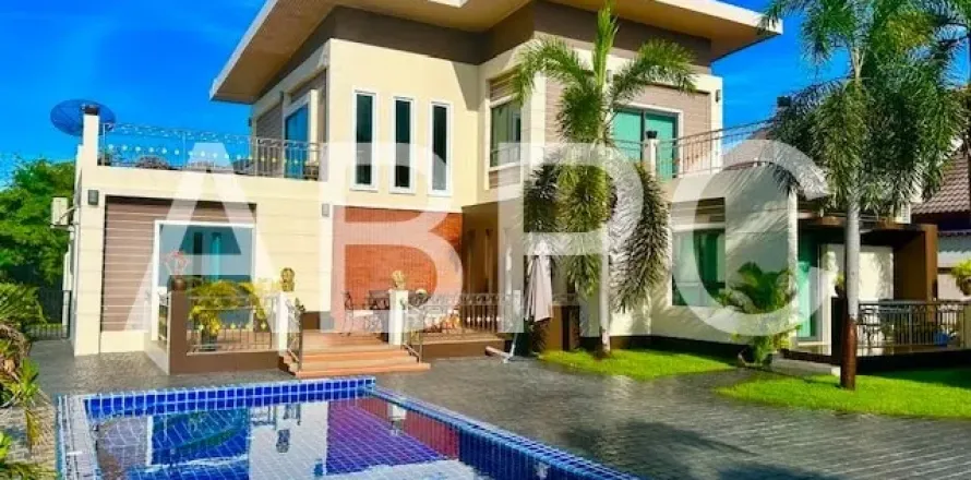 Casa de 5 dormitorios en Pattaya, Tailandia № 211984