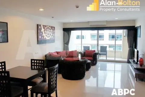Condominio de 2 dormitorios en Jomtien Beach, Pattaya, Tailandia № 211987 - foto 2