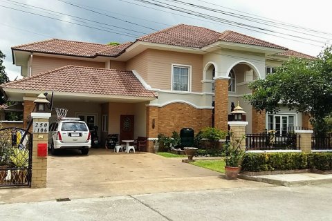 House in Chiang Mai, Thailand 4 bedrooms № 121824 - photo 1
