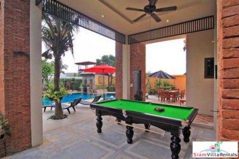 House in Pattaya, Thailand 5 bedrooms № 192909 - photo 3