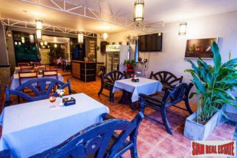 House in Ko Lanta Yai, Thailand 6 bedrooms № 192912
