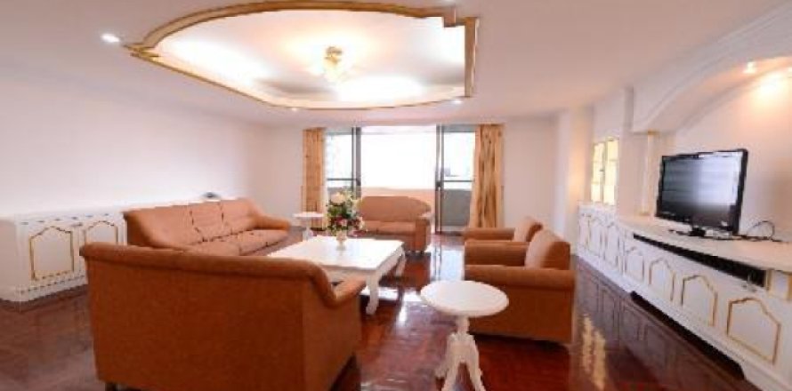 Apartment in Bangkok, Thailand 3 bedrooms № 192911