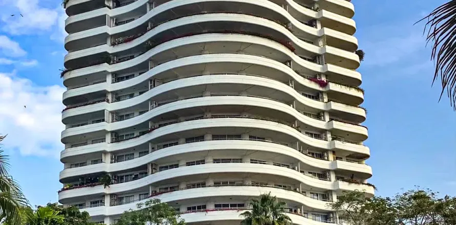 Penthouse in Klaeng, Thailand 4 bedrooms № 162029