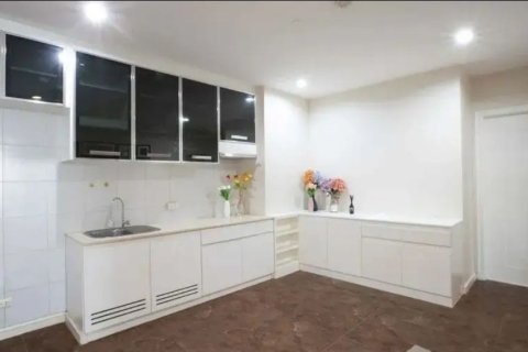 Condo in Pathum Wan, Bangkok, Thailand, 2 bedrooms  № 162030 - photo 5