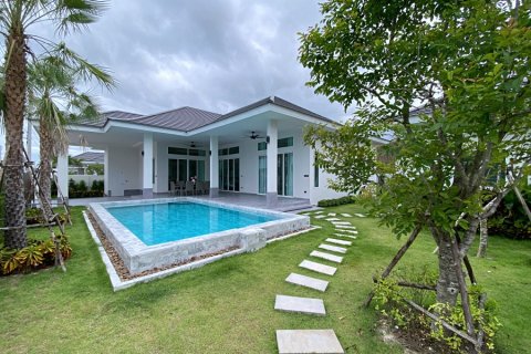 Maison à Hua Hin, Thaïlande 4 chambres № 168136