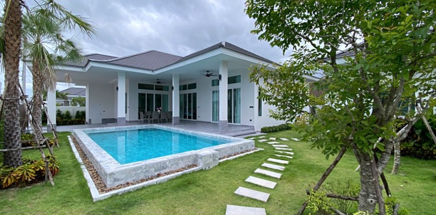 Maison à Hua Hin, Thaïlande 4 chambres № 168136