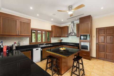 Villa in Bang Tao, Thailand 6 bedrooms № 155286 - photo 9