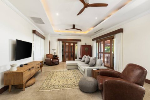 Villa in Bang Tao, Thailand 6 bedrooms № 155286 - photo 3